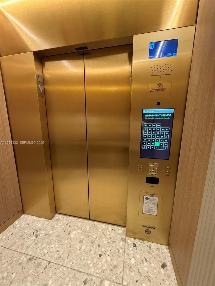 77 SE 5 St # 2015, Miami FL 33131 — 30