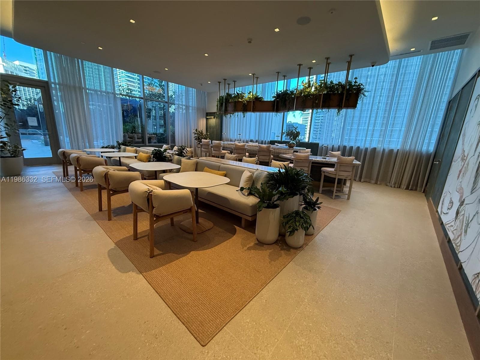 77 SE 5 St # 2015, Miami FL 33131 — 61