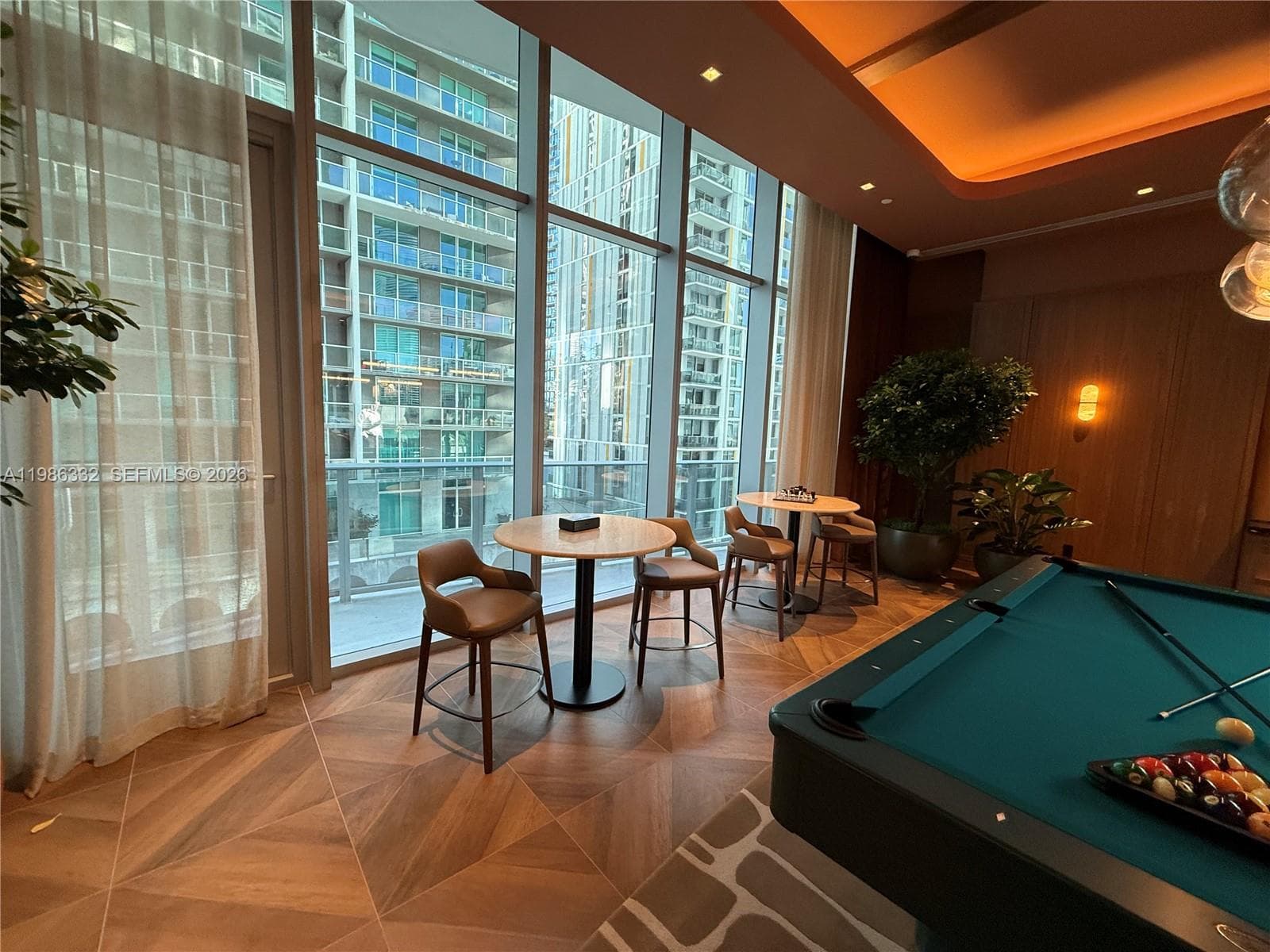 77 SE 5 St # 2015, Miami FL 33131 — 45