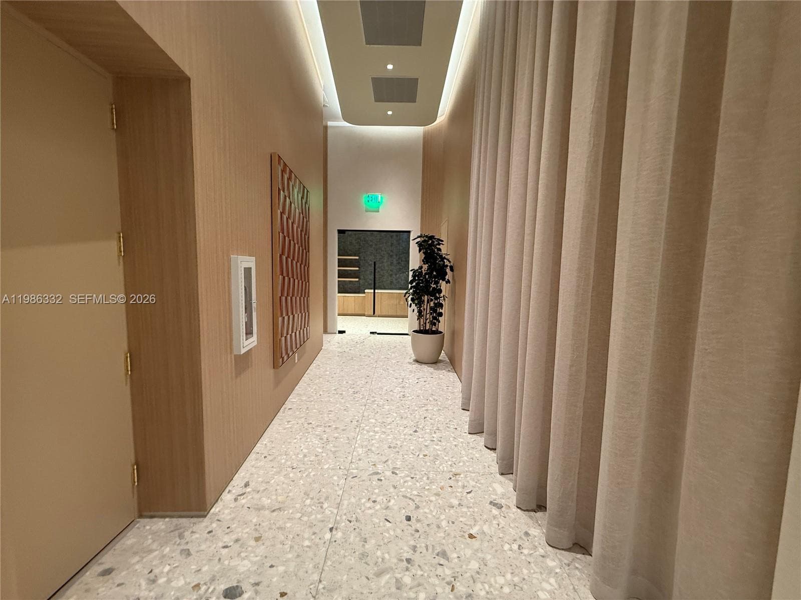 77 SE 5 St # 2015, Miami FL 33131 — 44