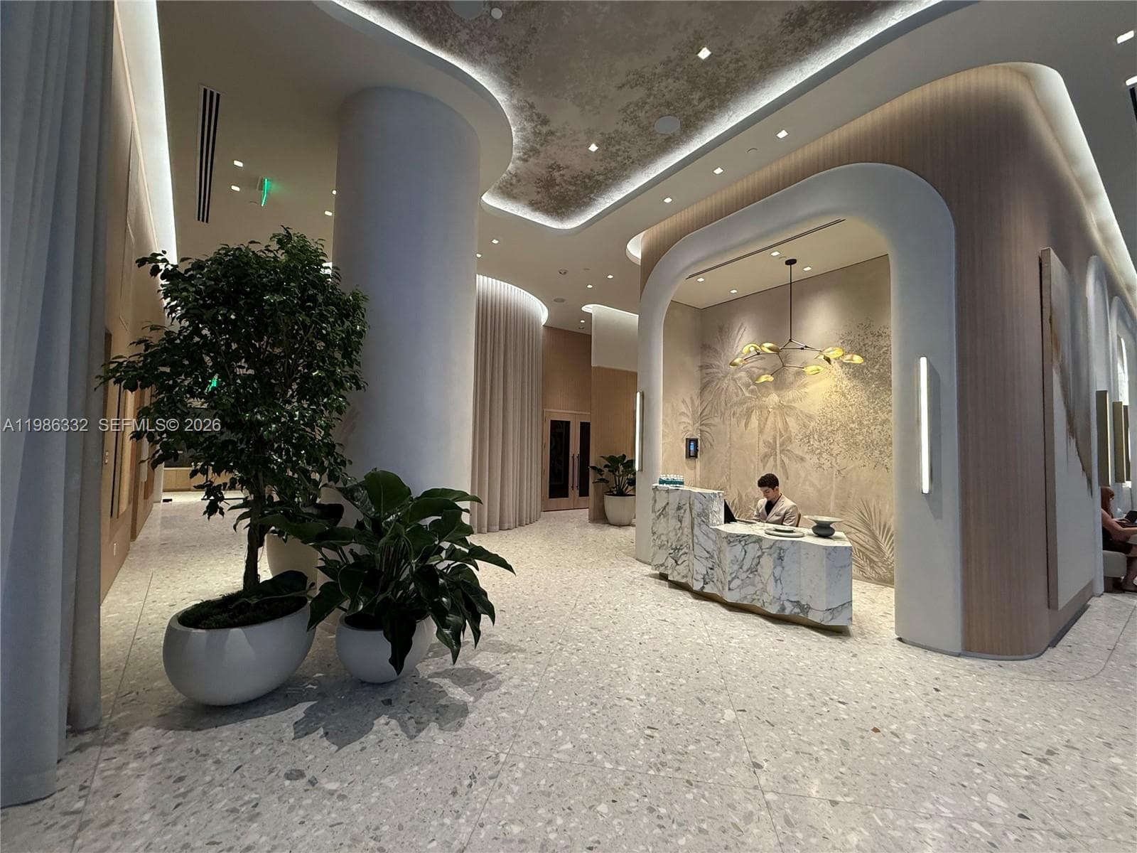 77 SE 5 St # 2015, Miami FL 33131 — 39