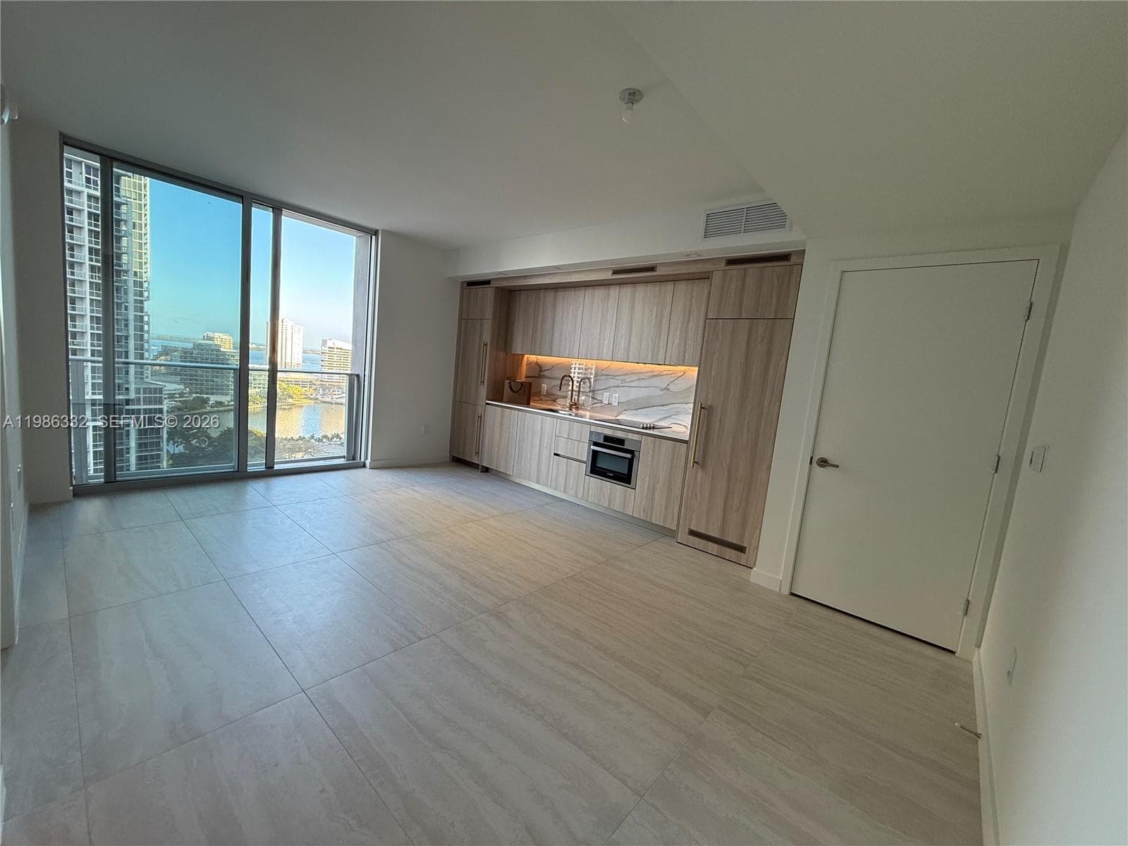 77 SE 5 St # 2015, Miami FL 33131 — 29