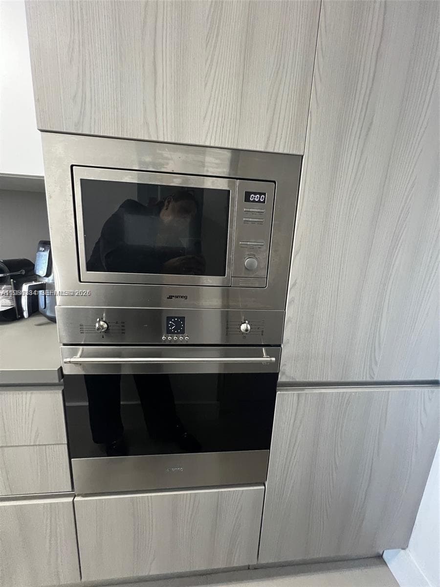 100 Lincoln Rd # 620, Miami Beach FL 33139 — 16