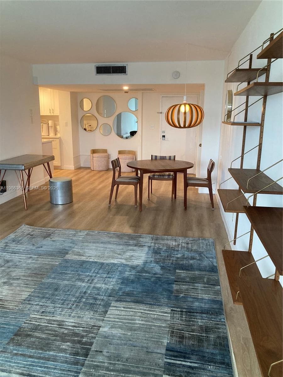 5401 Collins Ave # 320, Miami Beach FL 33140 — 46
