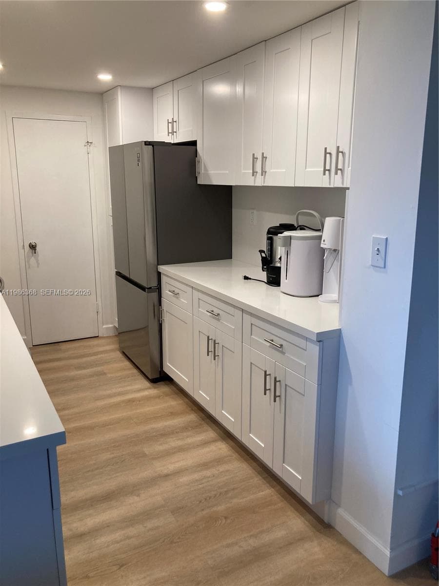 5401 Collins Ave # 320, Miami Beach FL 33140 — 22