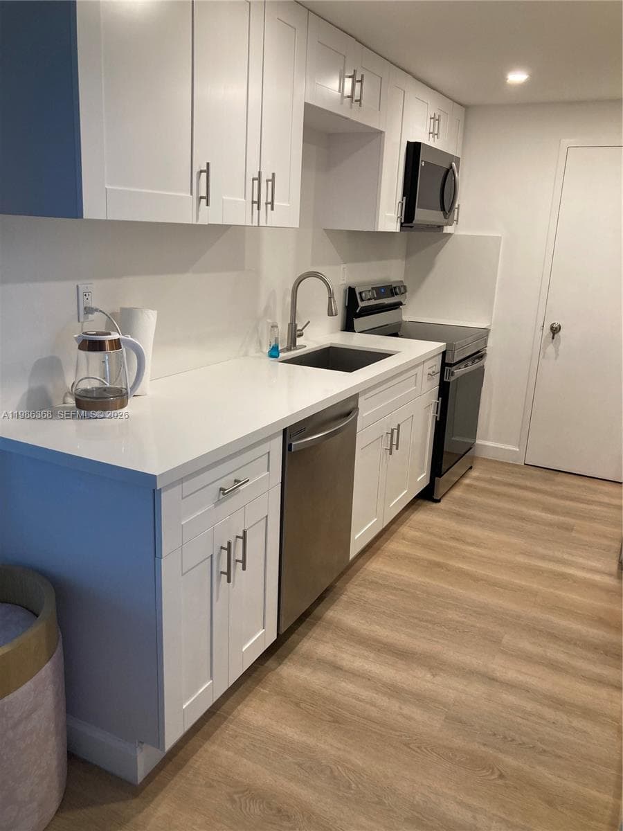 5401 Collins Ave # 320, Miami Beach FL 33140 — 20