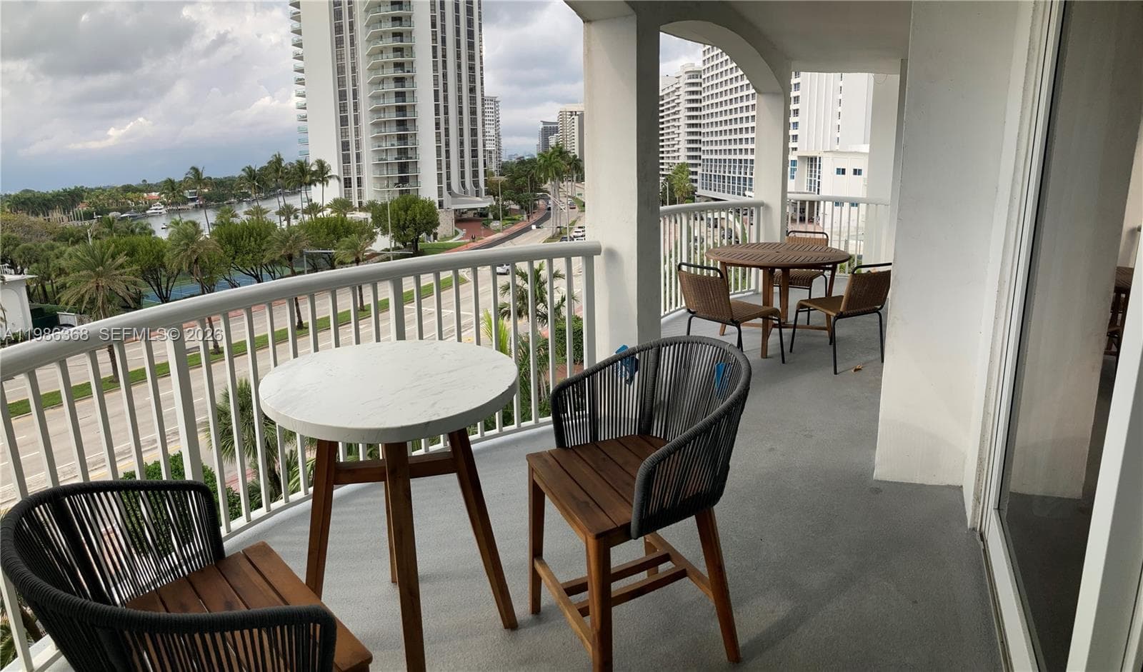 5401 Collins Ave # 320, Miami Beach FL 33140 — 49