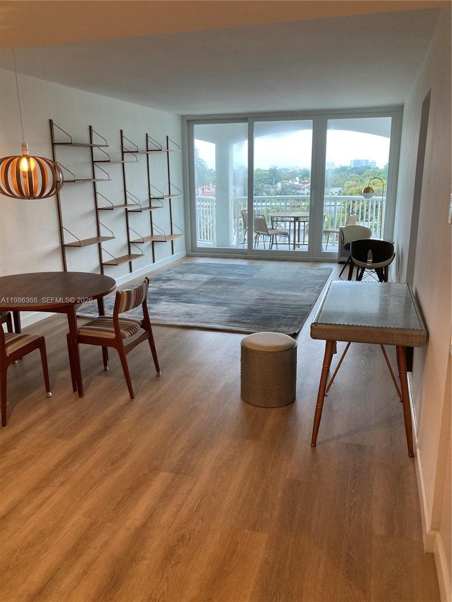5401 Collins Ave # 320, Miami Beach FL 33140 — 41