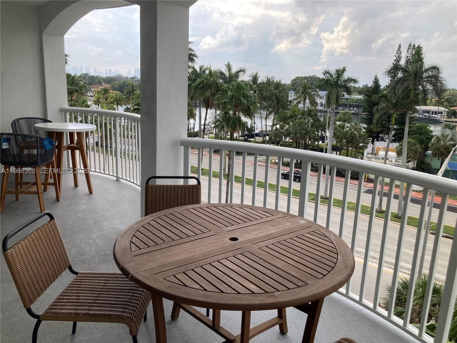 5401 Collins Ave # 320, Miami Beach FL 33140 — 48