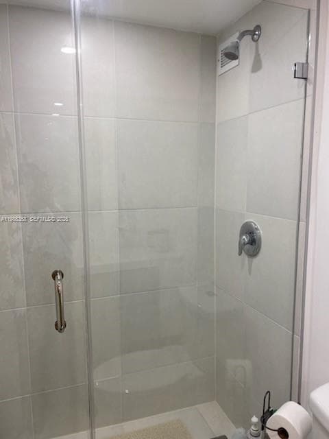 5401 Collins Ave # 320, Miami Beach FL 33140 — 35
