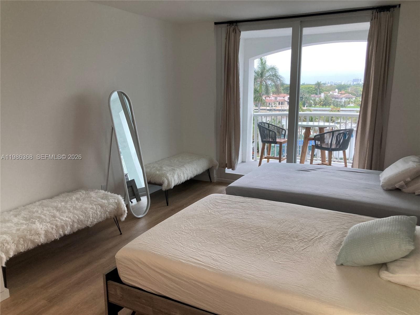 5401 Collins Ave # 320, Miami Beach FL 33140 — 31