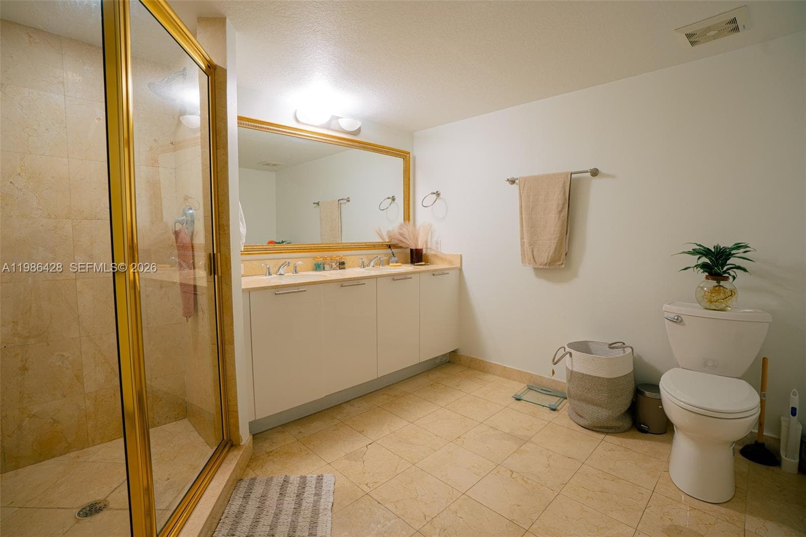 1800 N Bayshore Dr # 1412, Miami FL 33132 — 17