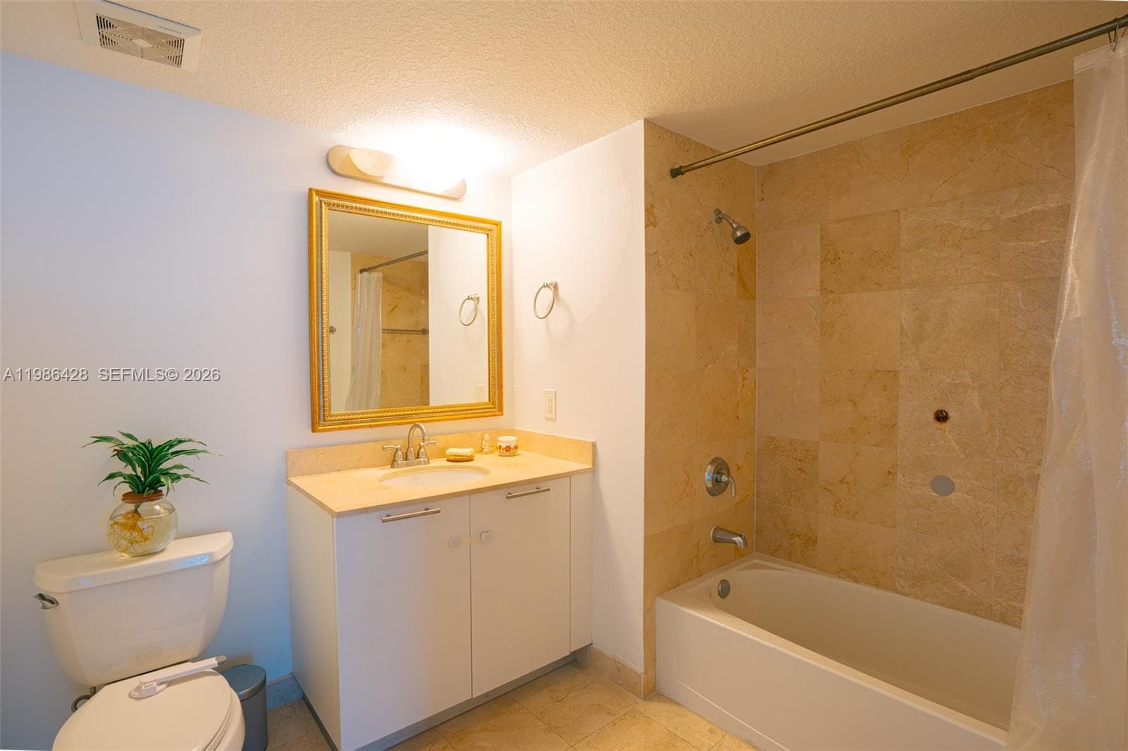 1800 N Bayshore Dr # 1412, Miami FL 33132 — 22
