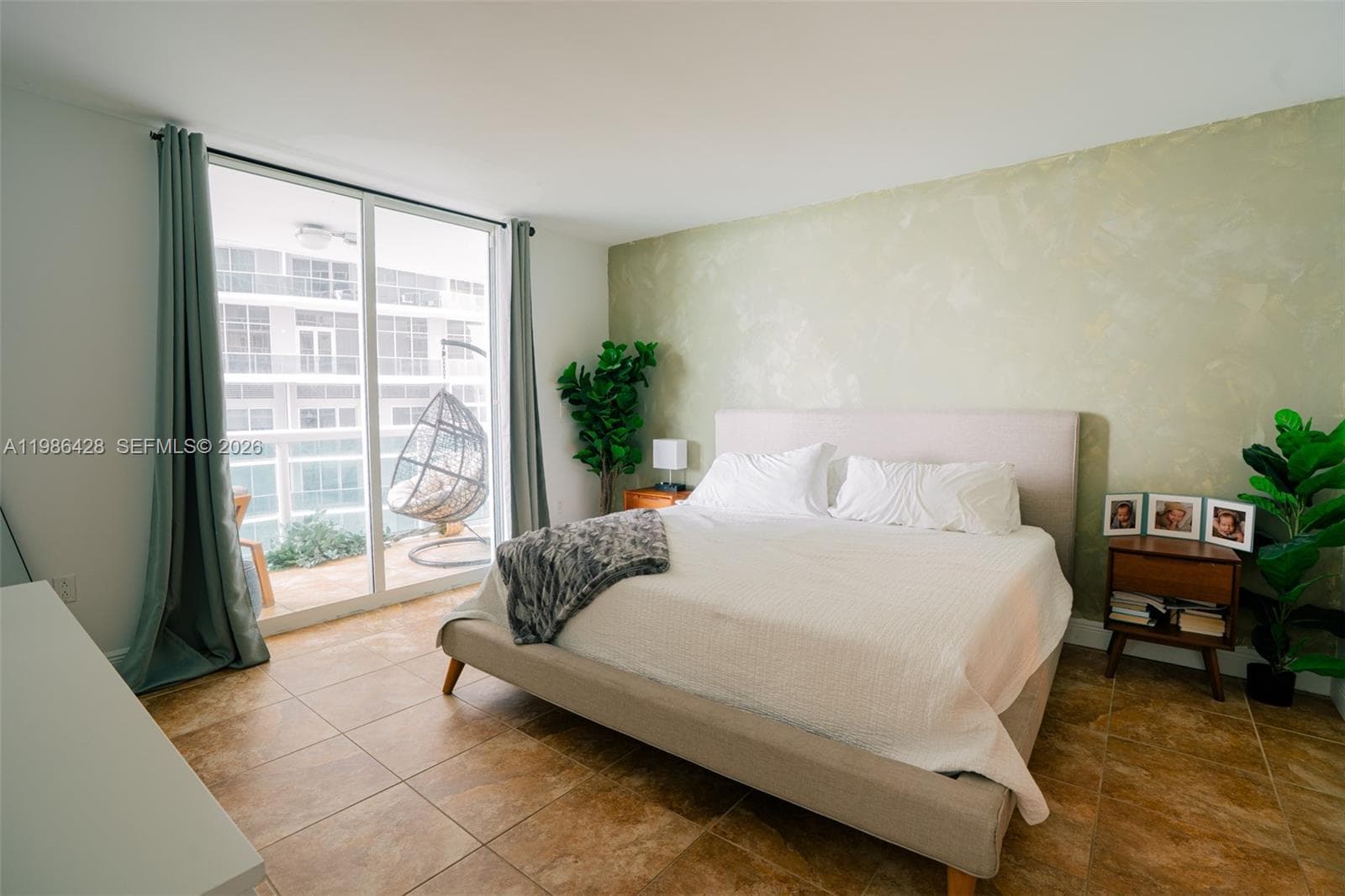 1800 N Bayshore Dr # 1412, Miami FL 33132 — 14