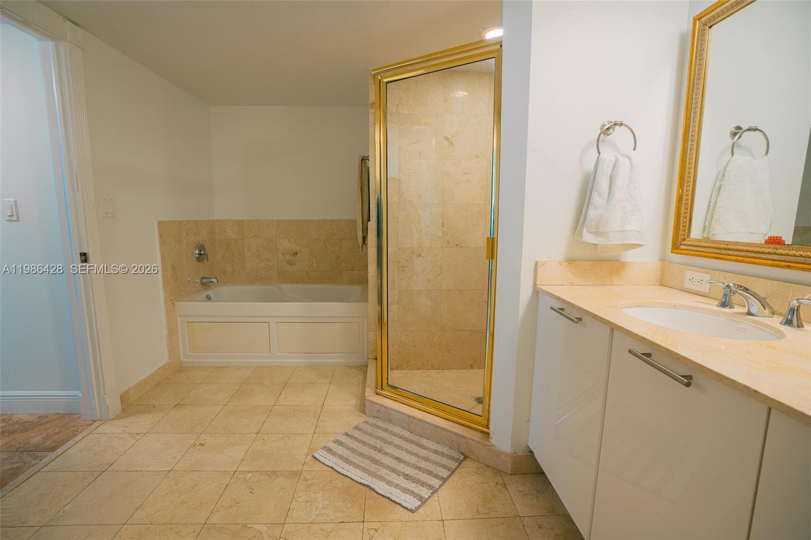1800 N Bayshore Dr # 1412, Miami FL 33132 — 18