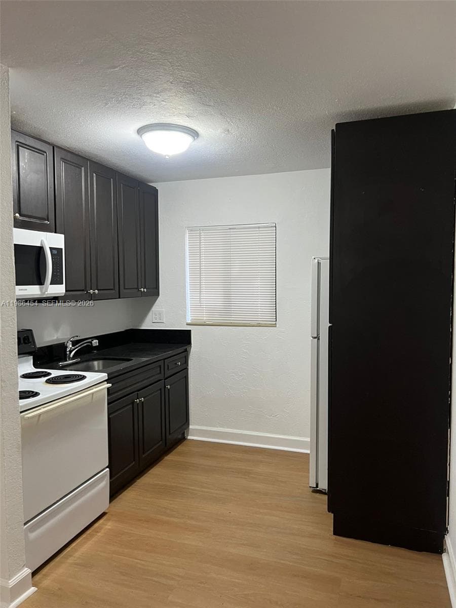 180 NE 71st St # 2, Miami FL 33138 — 3