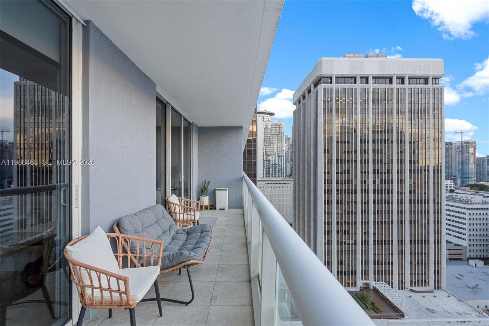50 Biscayne Blvd # 2507, Miami FL 33132 — 17