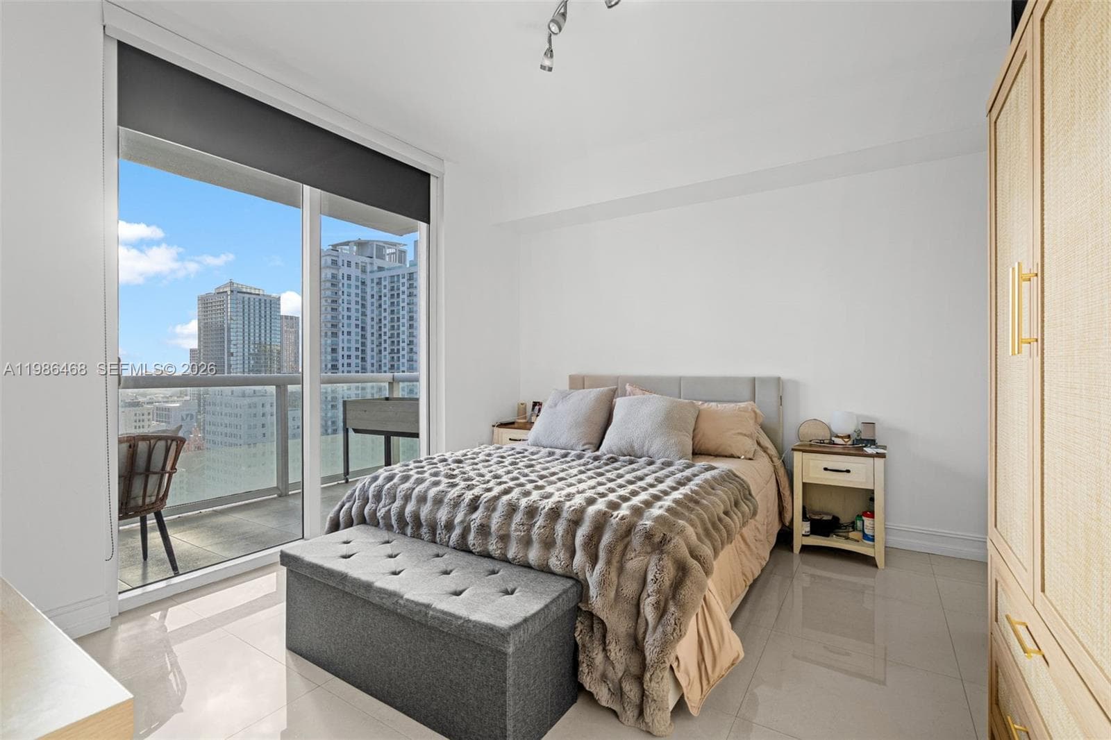 50 Biscayne Blvd # 2507, Miami FL 33132 — 24