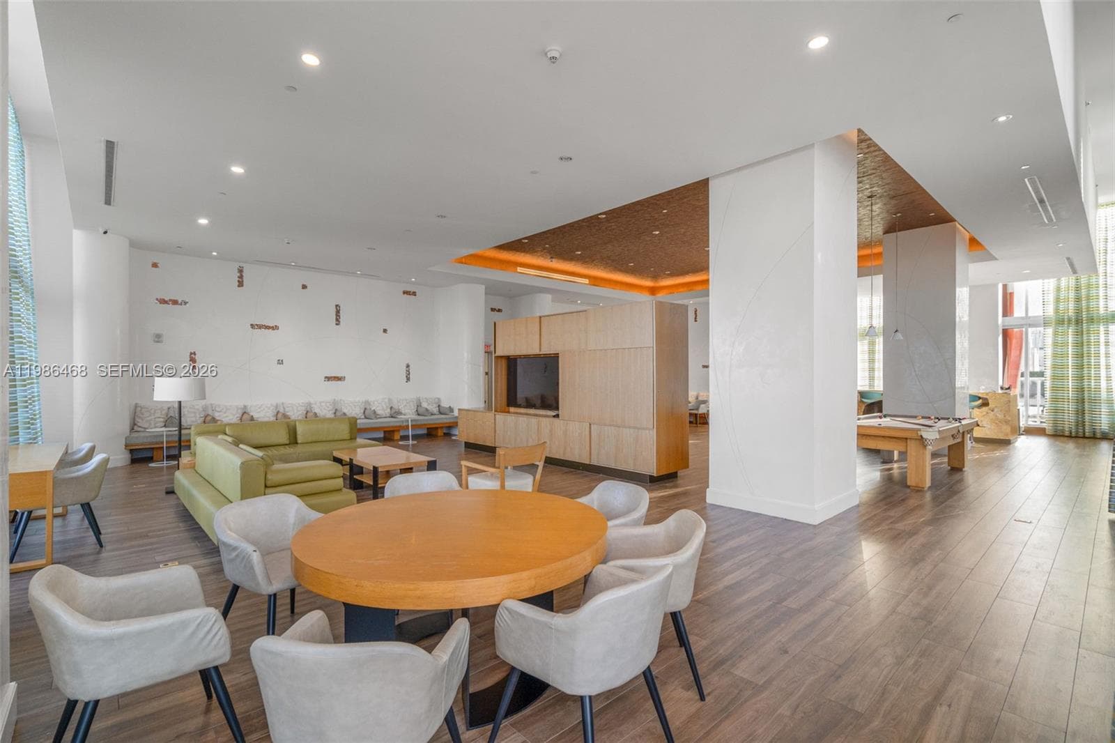 50 Biscayne Blvd # 2507, Miami FL 33132 — 34