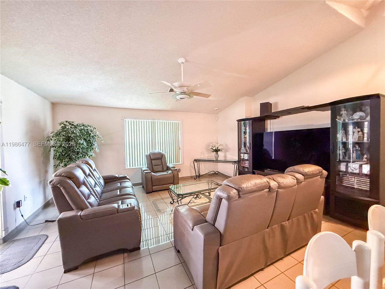 661 NE 4th Pl, Hialeah FL 33010 — 12