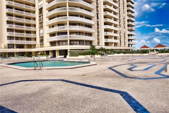 19355 Turnberry Way # 3d, Miami FL 33180 — 41