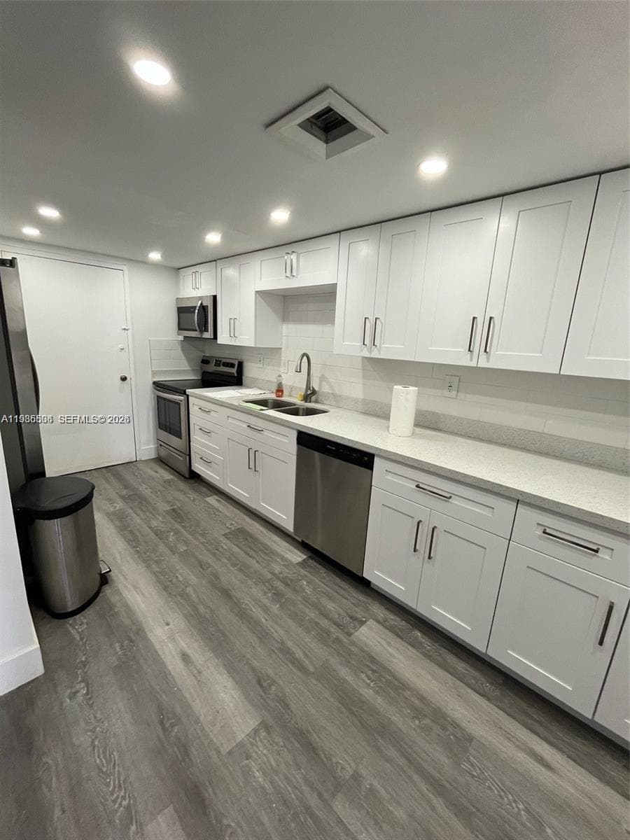 18071 Biscayne Blvd # 1702, Aventura FL 33160 — 2
