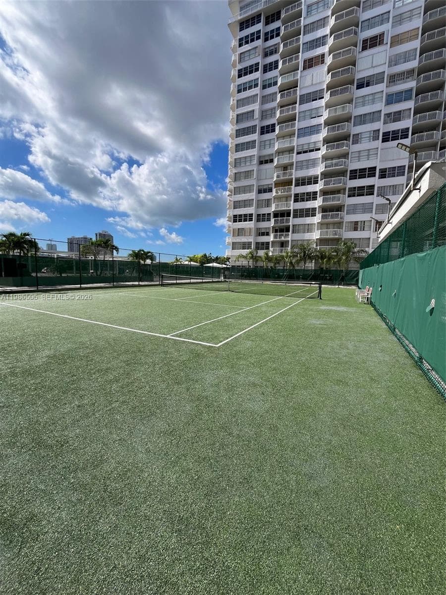 18071 Biscayne Blvd # 1702, Aventura FL 33160 — 12