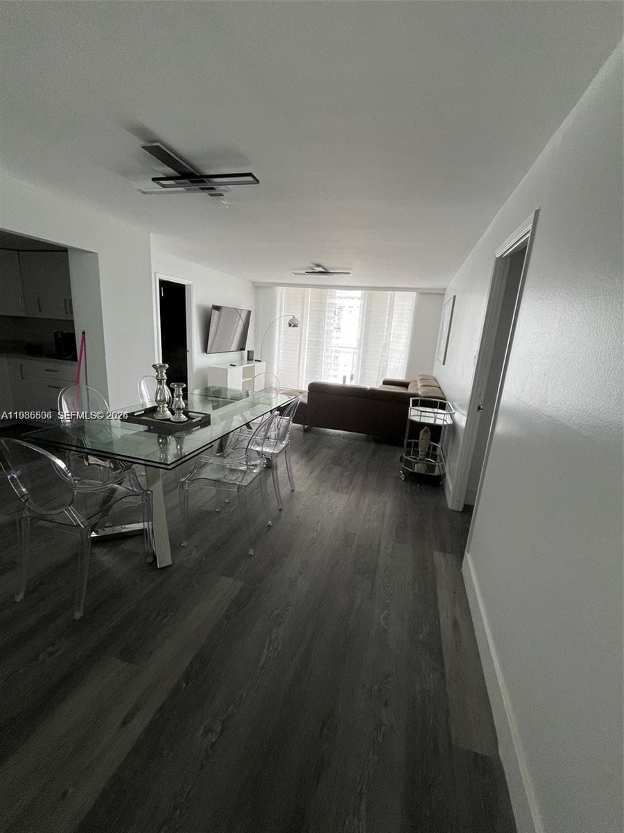 18071 Biscayne Blvd # 1702, Aventura FL 33160 — 5