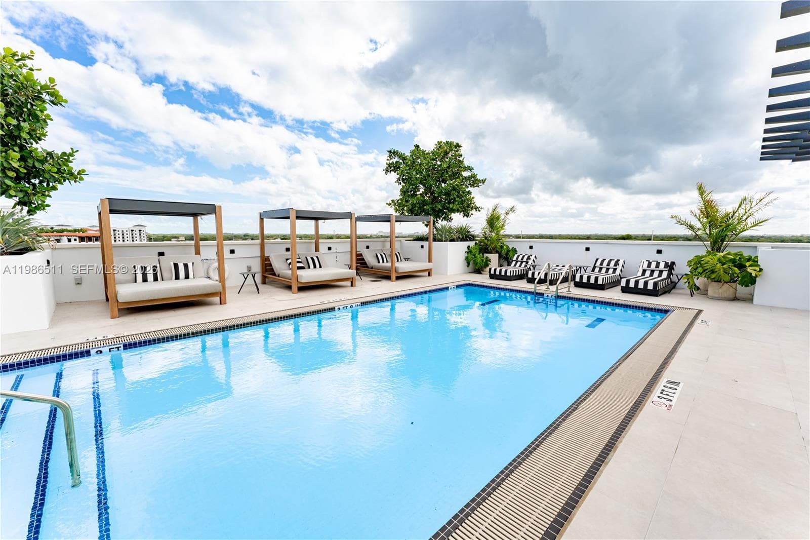 4220 Laguna Street #703 # 703, Coral Gables FL 33146 — 5