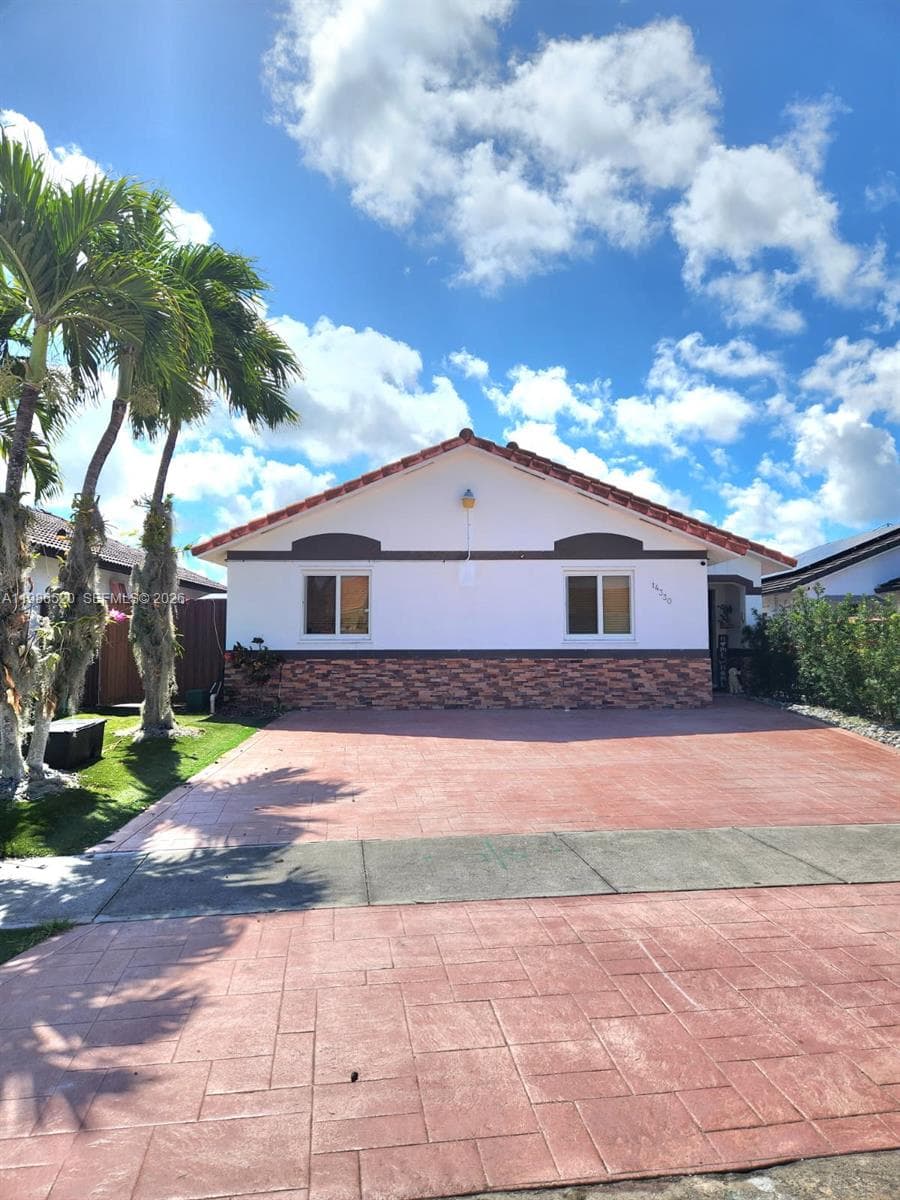 14330 SW 179th Ln, Miami FL 33177 — 1