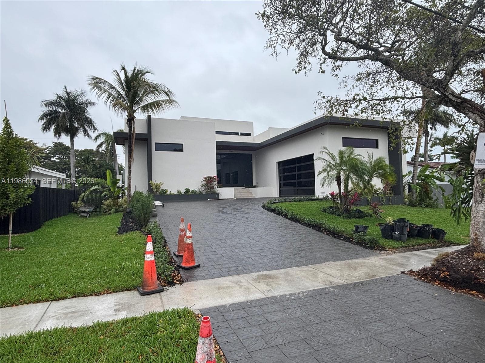 2161 NE 124th St, North Miami FL 33181 — 1