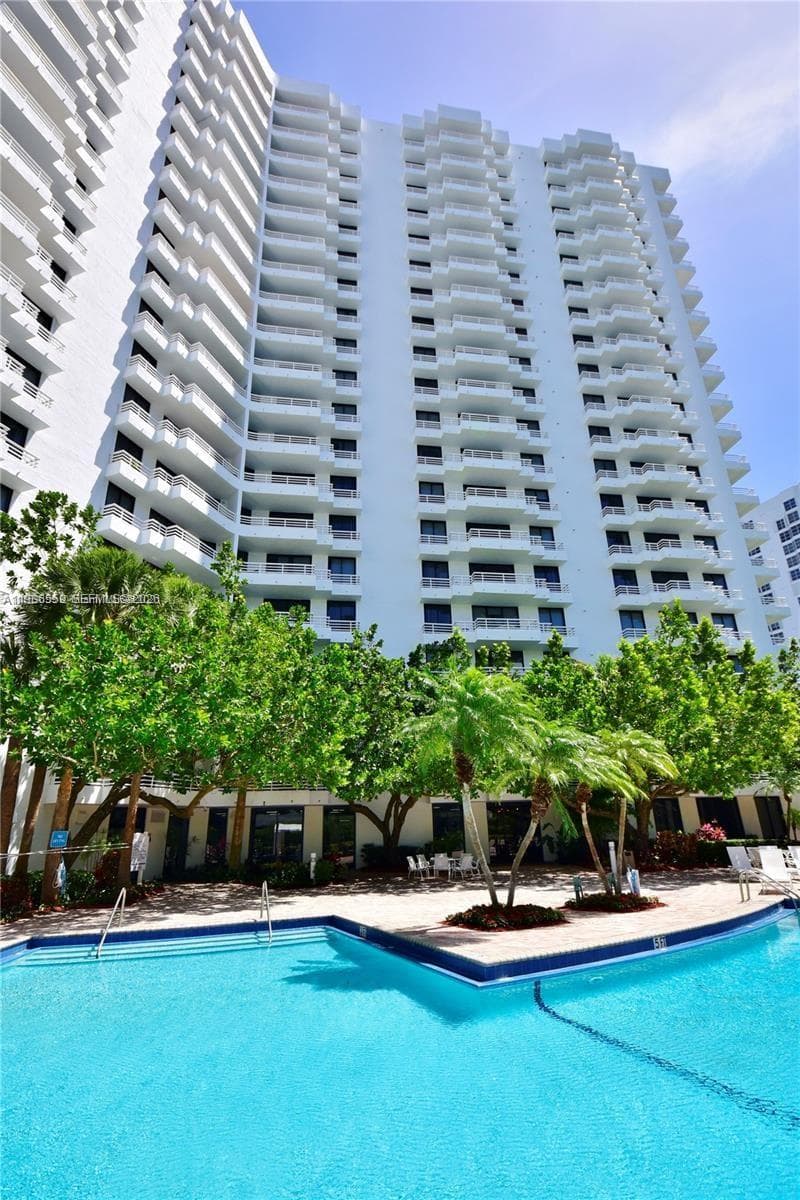 3300 NE 192nd St, Aventura FL 33180 — 23
