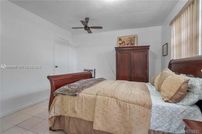 52 E 50th Pl, Hialeah FL 33013 — 13
