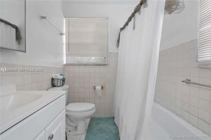 52 E 50th Pl, Hialeah FL 33013 — 16