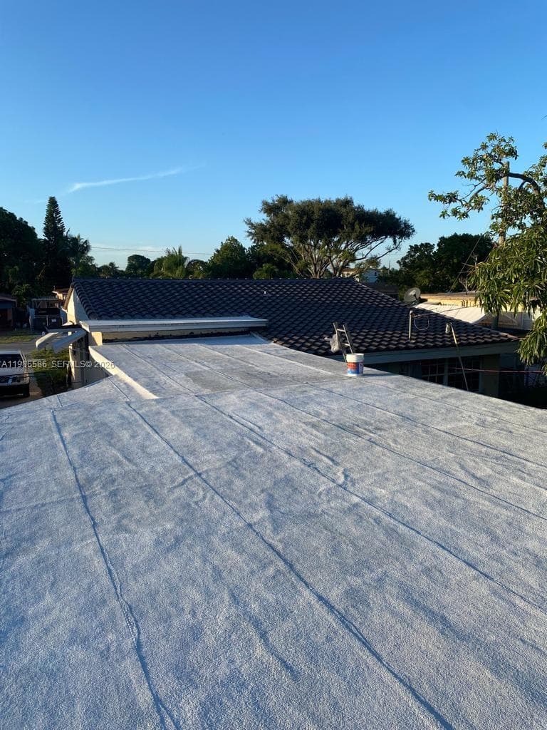 52 E 50th Pl, Hialeah FL 33013 — 22