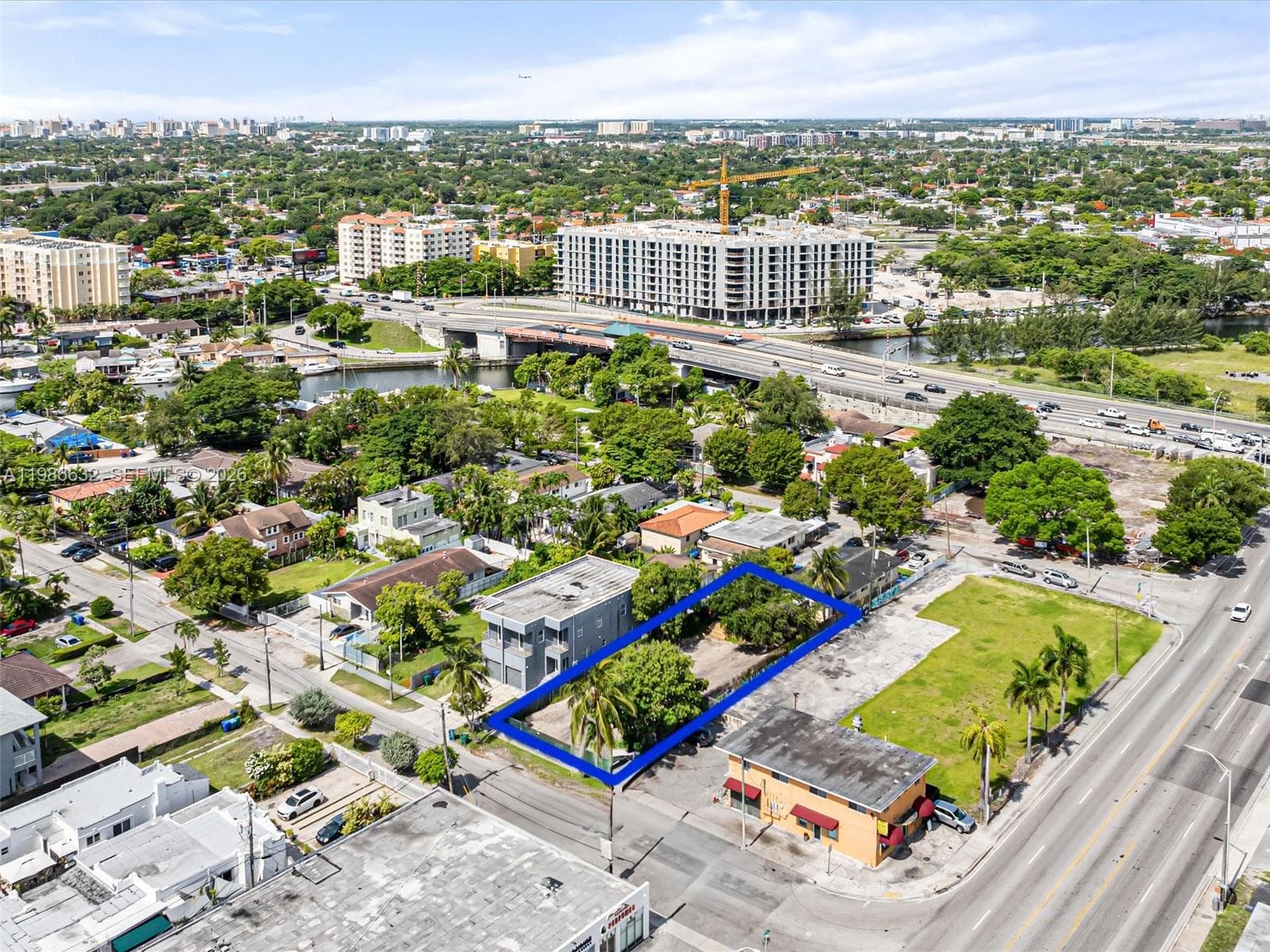1976 NW 25th Ave, Miami FL 33125 — 19
