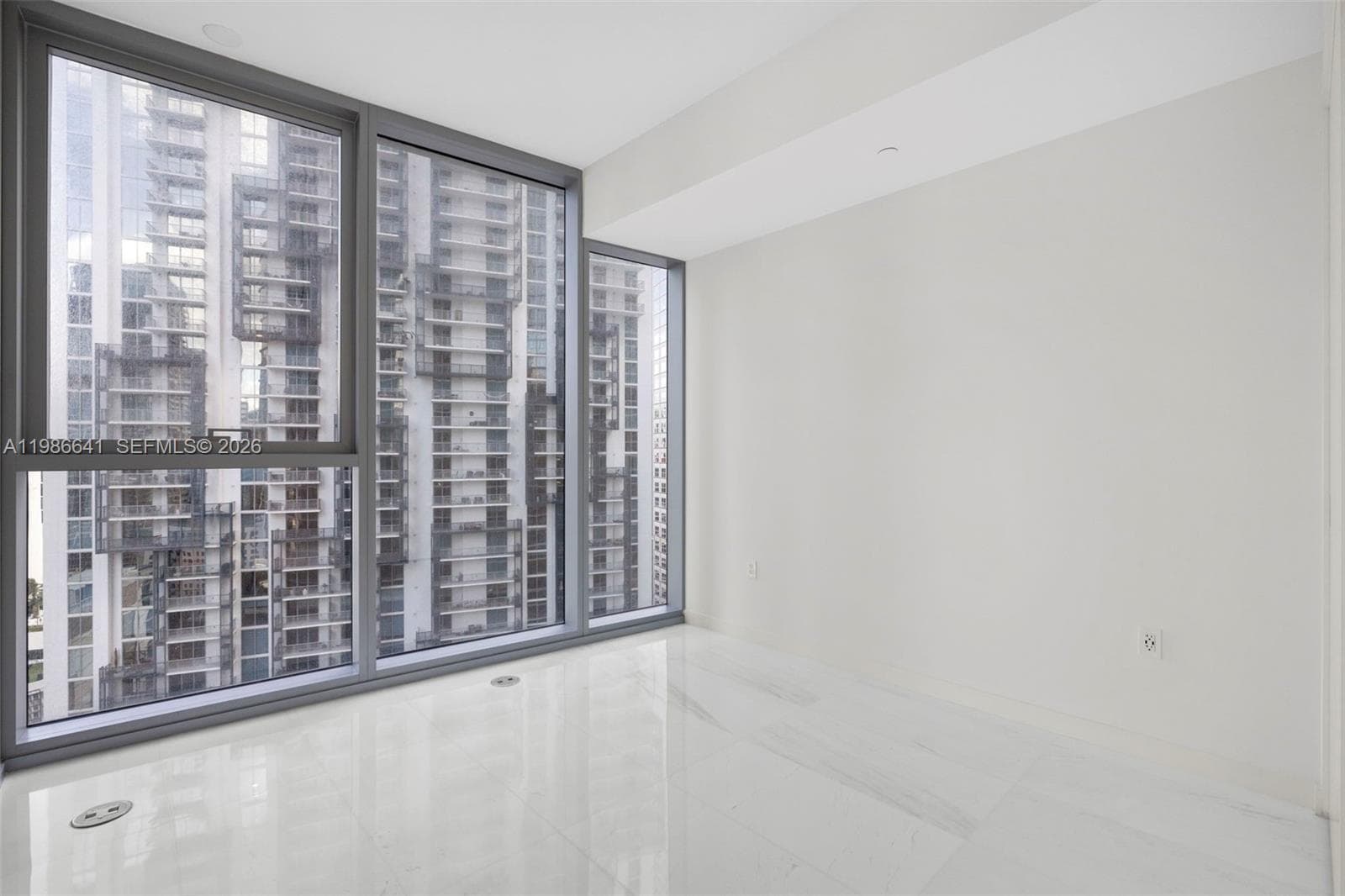 300 Biscayne Blvd Way # 2409, Miami FL 33131 — 27