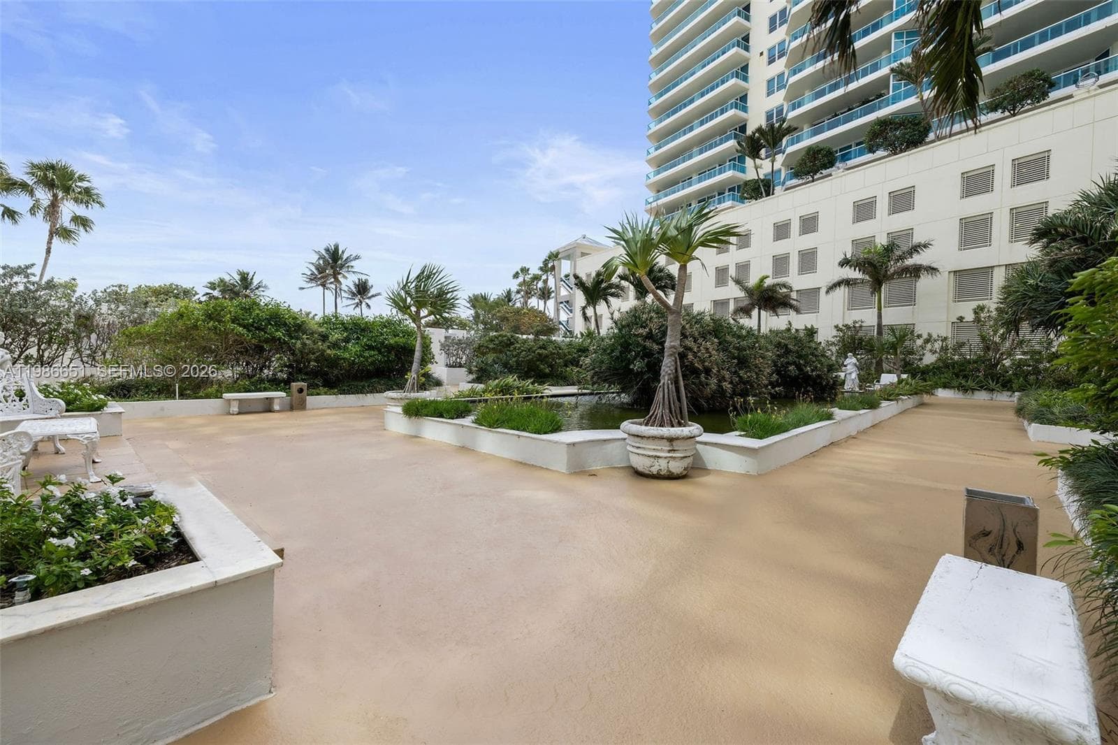 5055 Collins Ave # 5M, Miami Beach FL 33140 — 33
