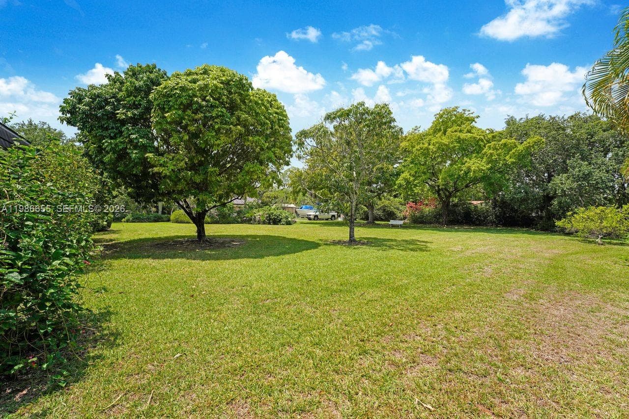 10805 SW 128th Ter, Miami FL 33176 — 32