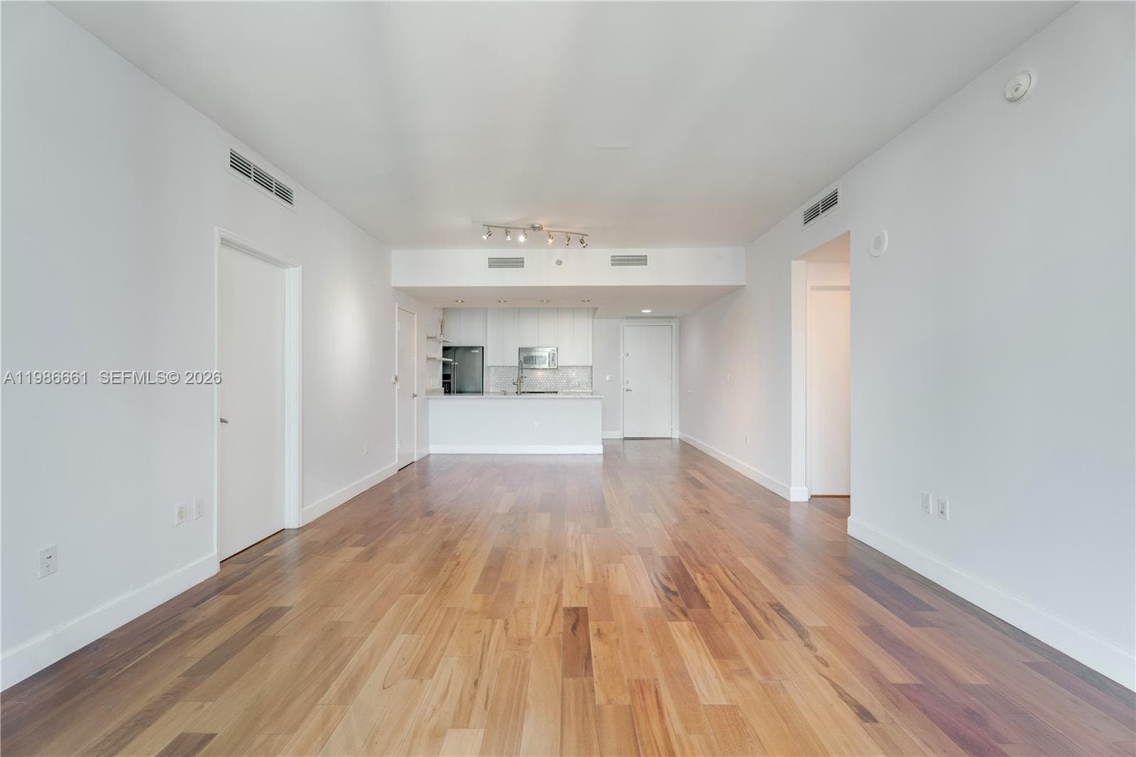 951 Brickell Ave # 3607, Miami FL 33131 — 13