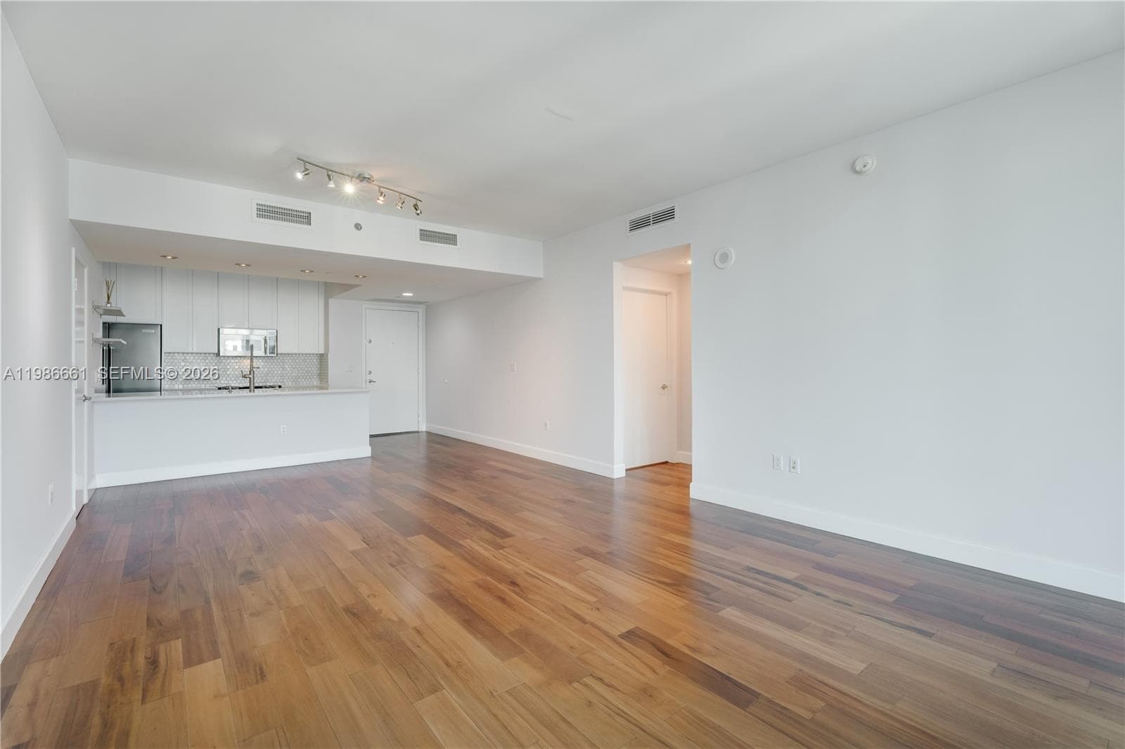 951 Brickell Ave # 3607, Miami FL 33131 — 12