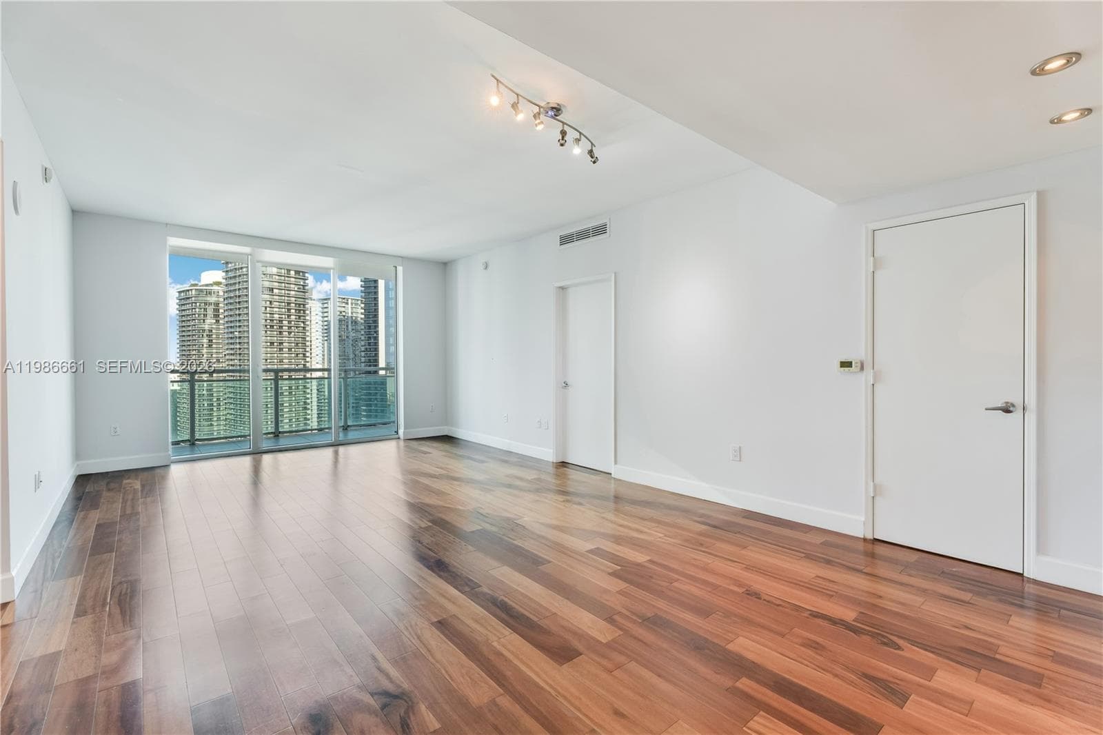 951 Brickell Ave # 3607, Miami FL 33131 — 7