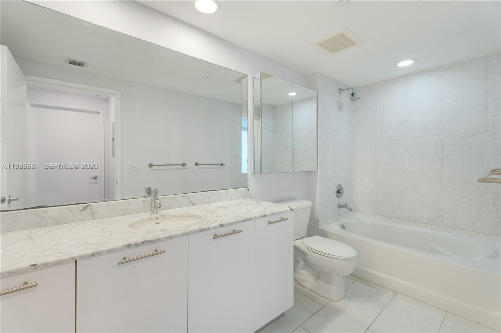 951 Brickell Ave # 3607, Miami FL 33131 — 30