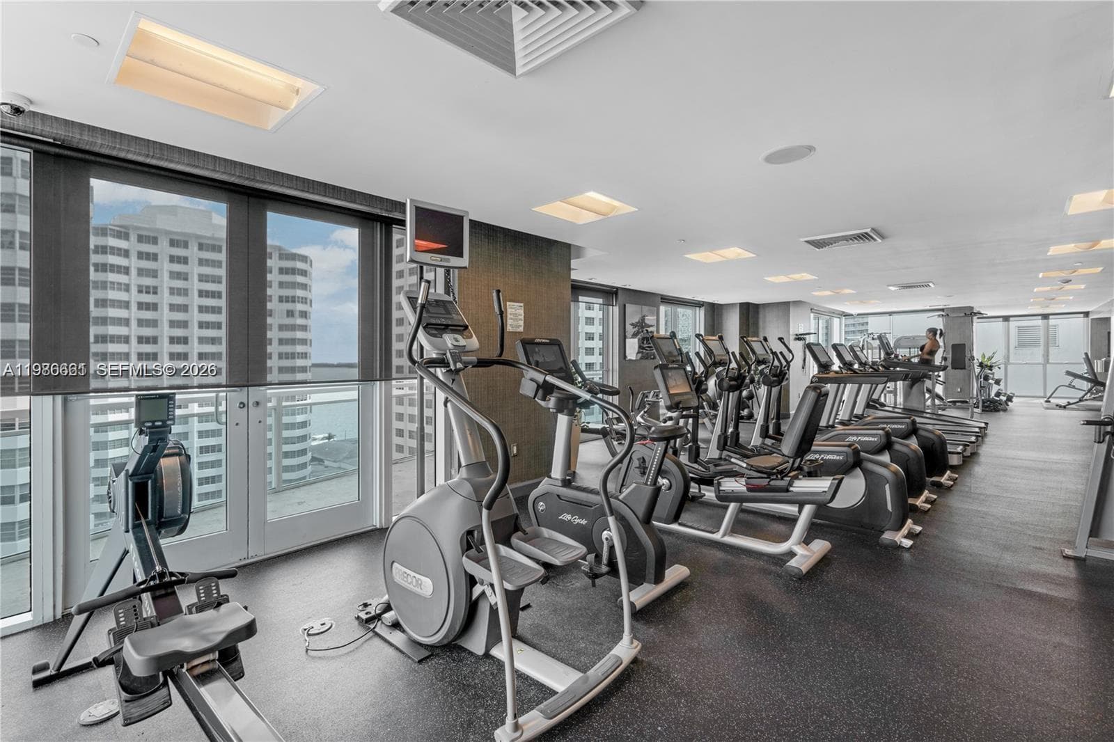 951 Brickell Ave # 3607, Miami FL 33131 — 33