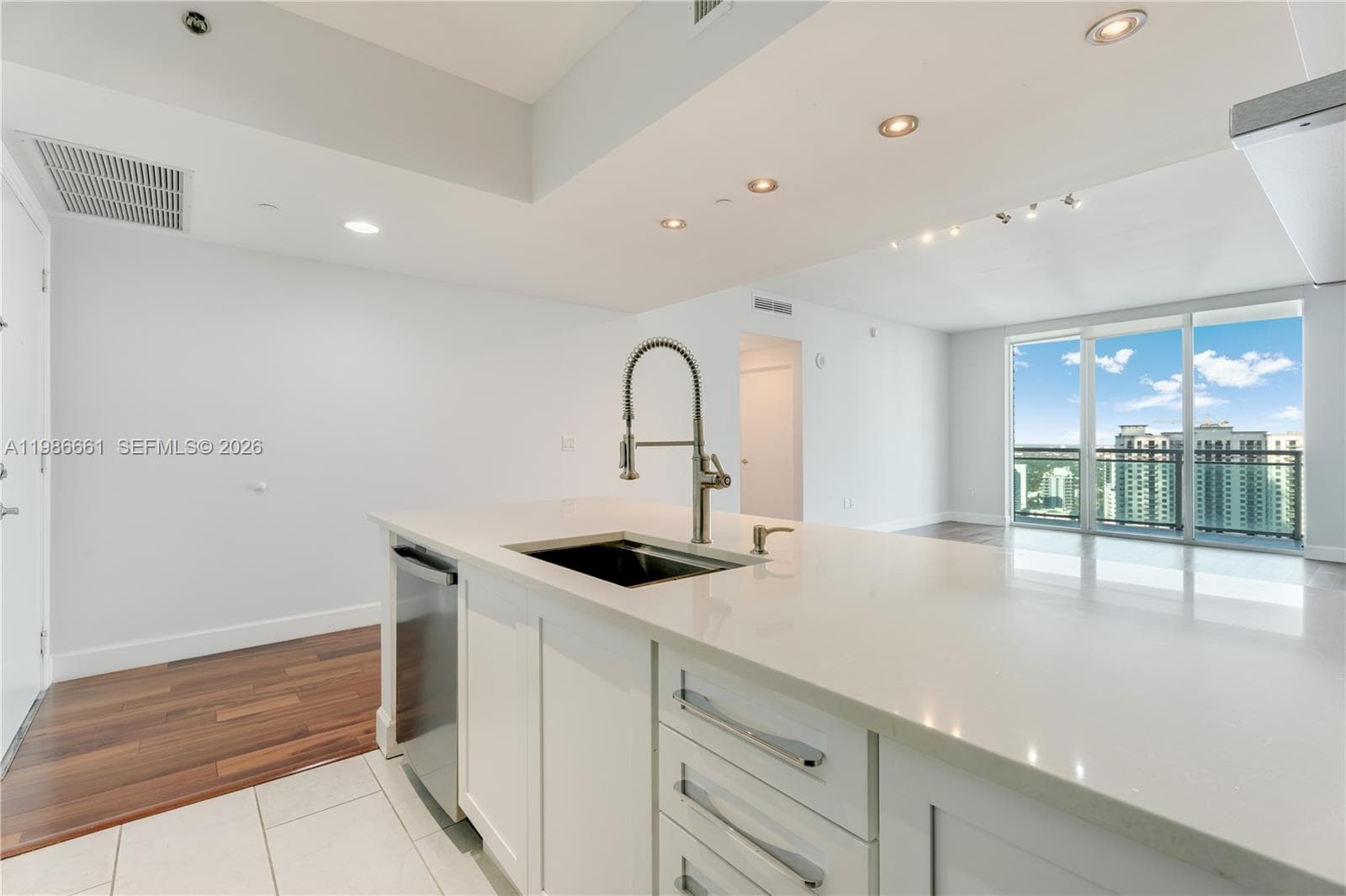 951 Brickell Ave # 3607, Miami FL 33131 — 4