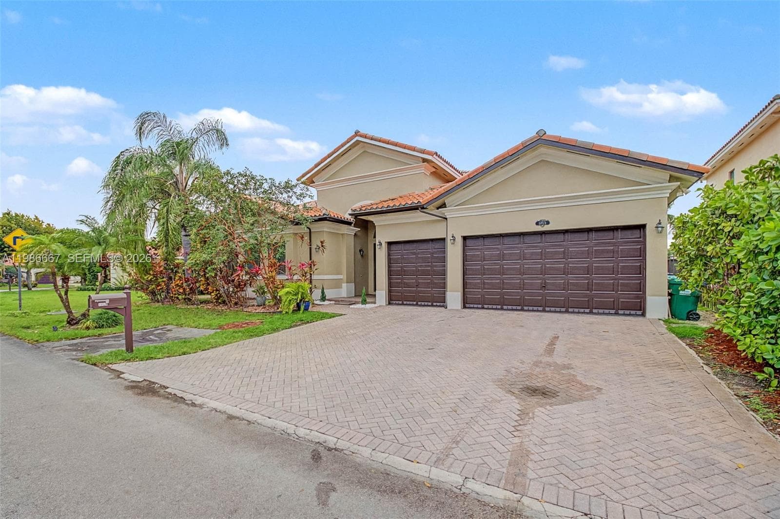 19528 SW 79th Pl, Cutler Bay FL 33157 — 33