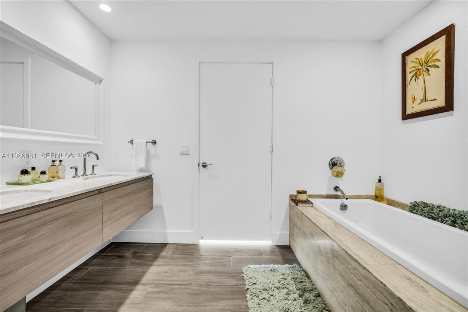2900 NE 7th Ave # 1408, Miami FL 33137 — 23
