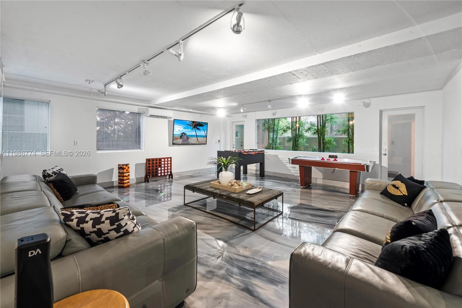 1606 S Bayshore Dr, Miami FL 33133 — 72