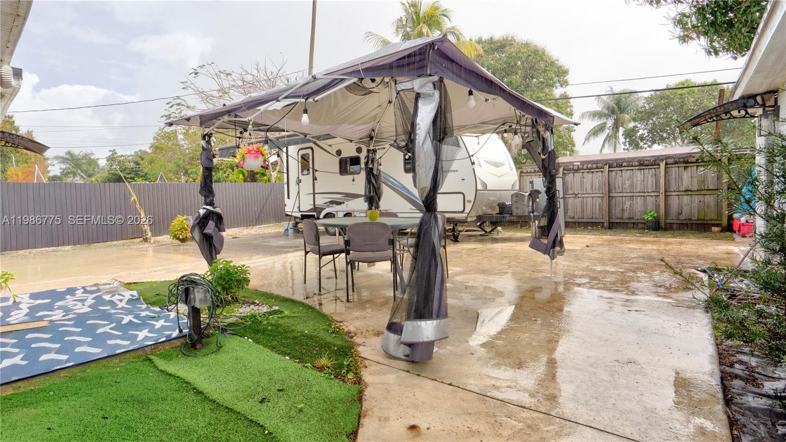 10529 NW 35th Ave, Miami FL 33147 — 27