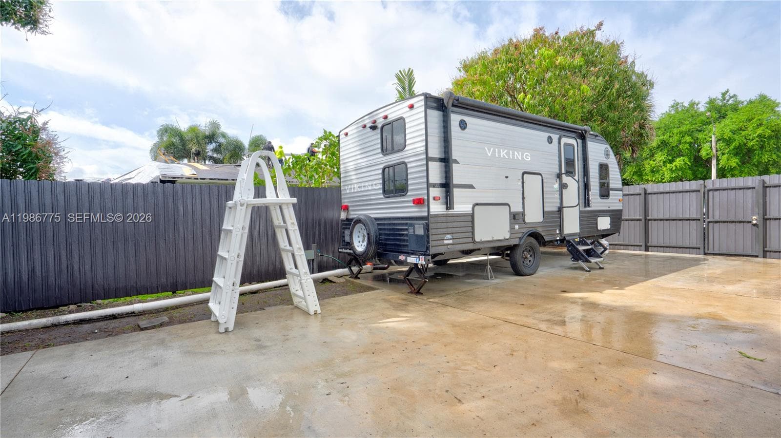 10529 NW 35th Ave, Miami FL 33147 — 26